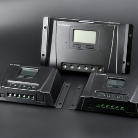جهاز التحكم بالشحن بالطاقة الشمسية PWM MPPT مع شاشة LED LCD